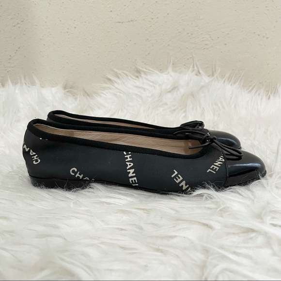 Chanel Canvas Logo Ballet Flats Size 35.5 Black and White Authentic - Picture 9 of 13